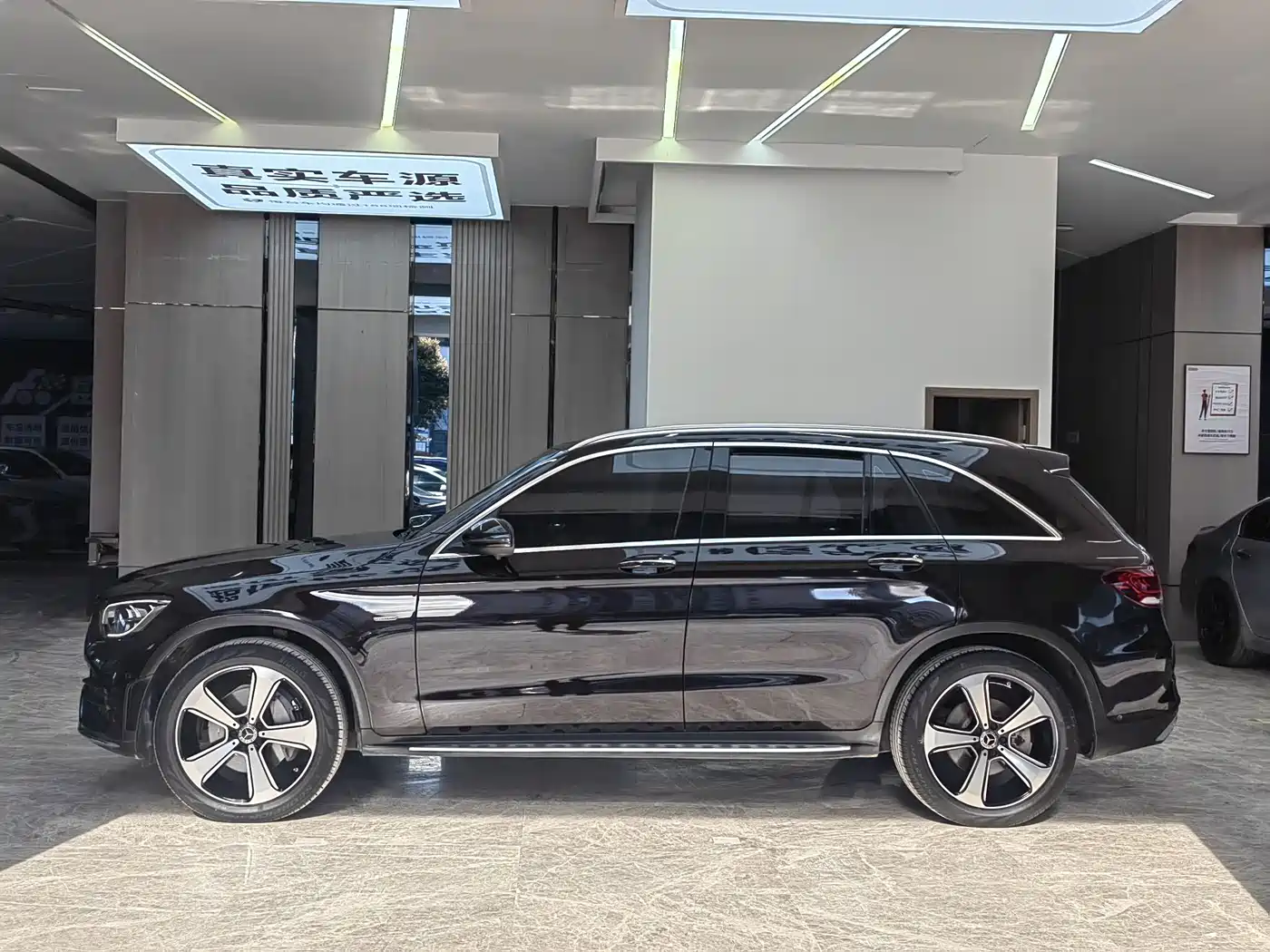 Mercedes-Benz GLC 2022 Facelift GLC 300 L 4MATIC Dynamic фото 4