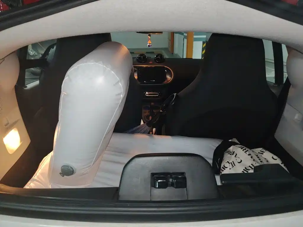 smart fortwo 2019 2019 0.9T 66kW Hardtop Wind Edition China VI