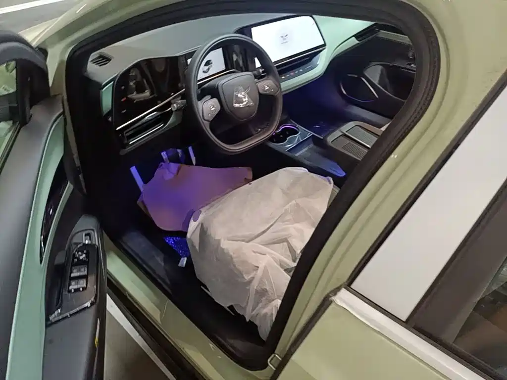 Hongqi EH7 2026 2025 690 Smart Selection Edition