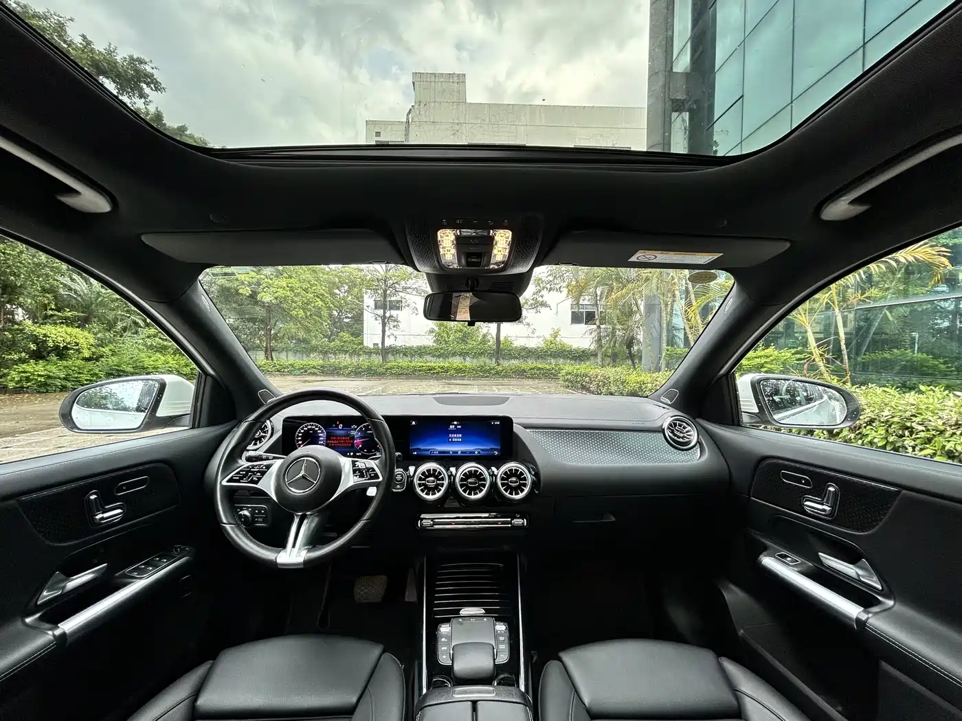 MERCEDES-BENZ GLA
