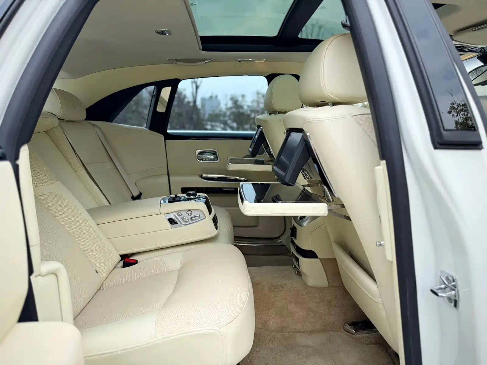 Фото 21 - Rolls-Royce Ghost