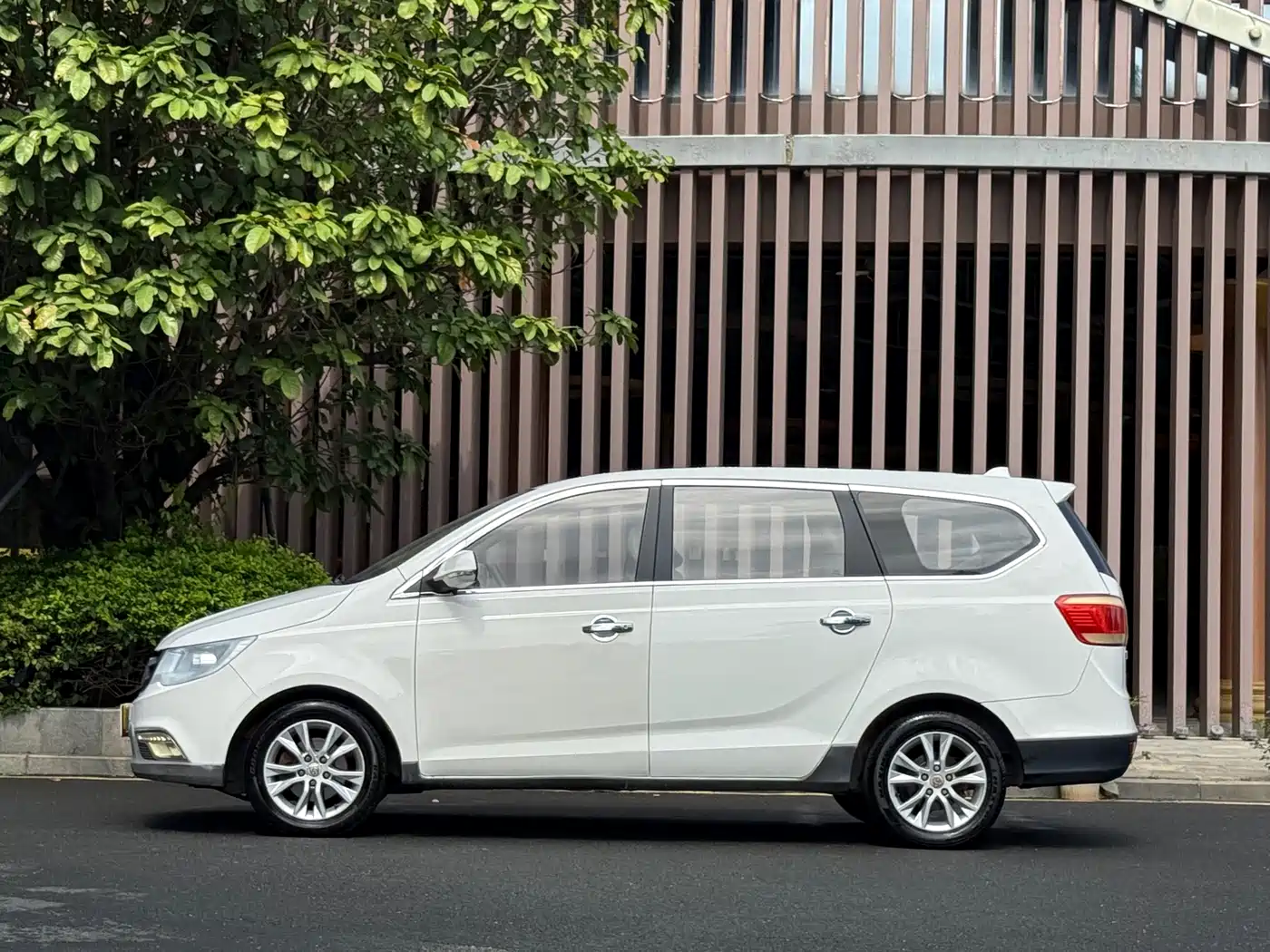 Baojun 730 2015 2014 1.5L Manual Standard 7-seater