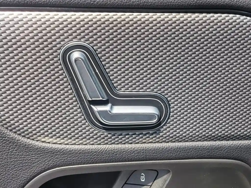 Mercedes-Benz GLA 2020 GLA 180 фото 29