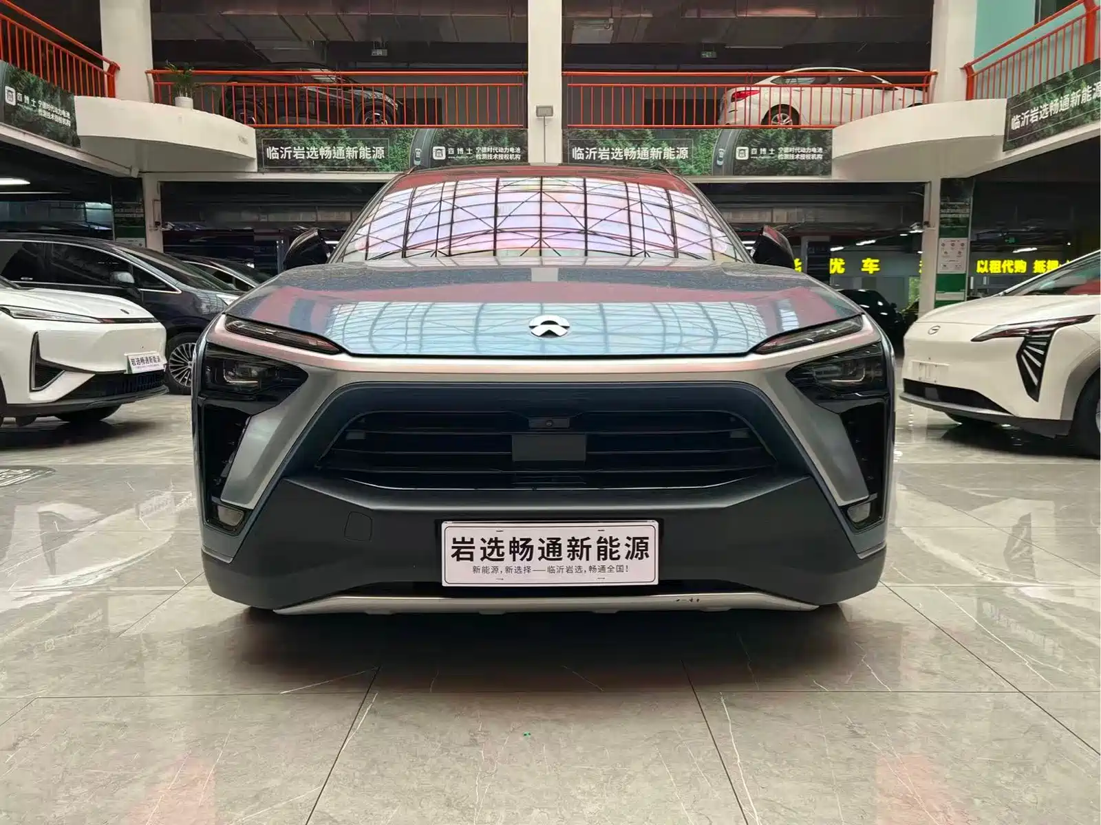 Фото 2 - NIO ES8