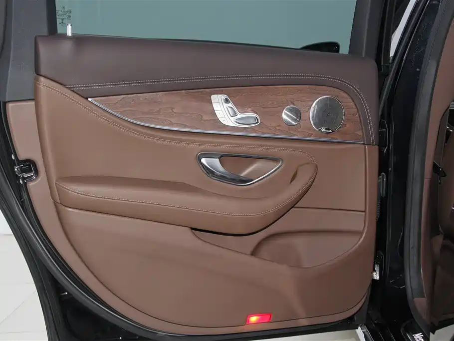 Mercedes-Benz E-Class 2022 E 300 L Luxury фото 32