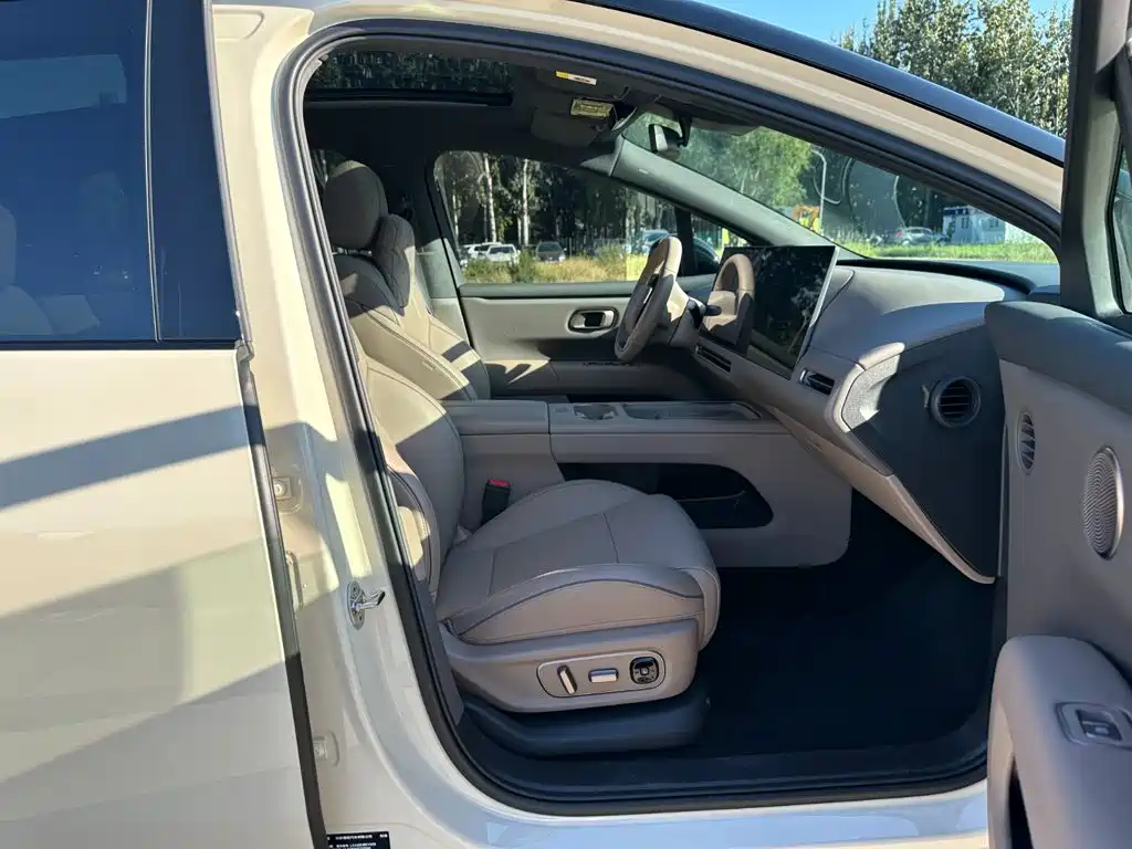 Li Auto i6 2026 2025 4WD Base Model