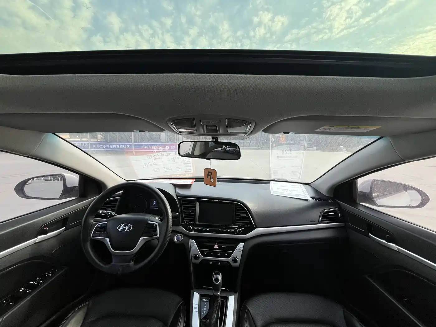 Hyundai Elantra 2016 Model 1.6L Automatic Smart Elite фото 13