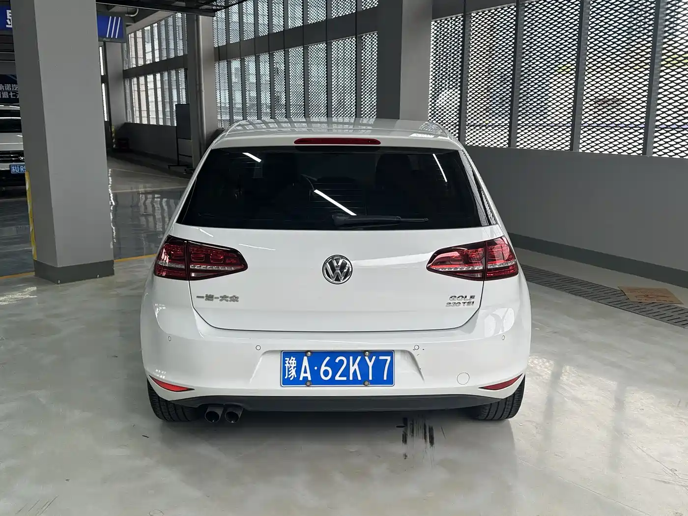 Volkswagen Golf 2017 230TSI Auto Comfort Millionth Anniversary Edition фото 7