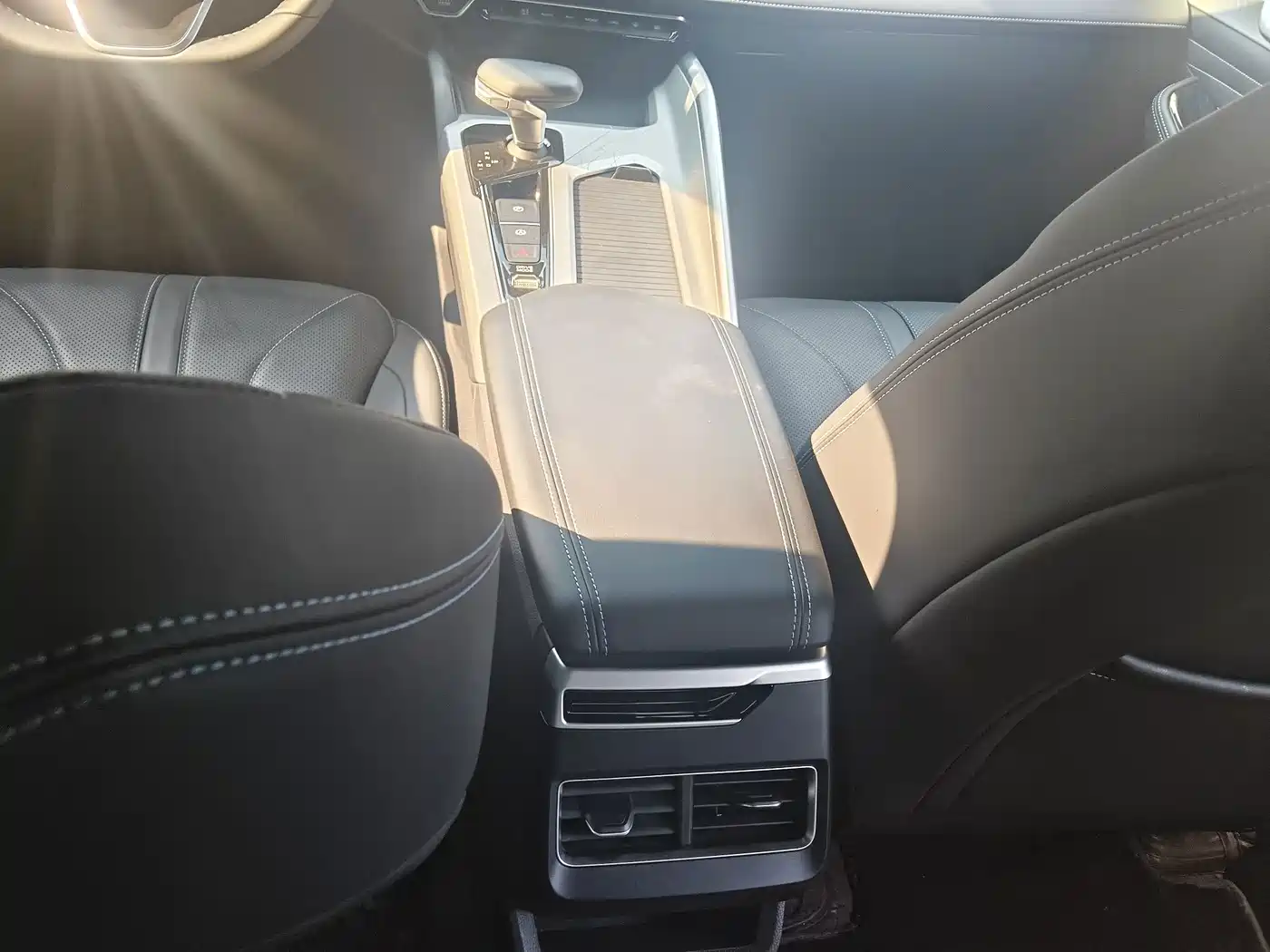 Geely Preface 2025 2025 Oriental Glory 1.5TD Kunlun Edition