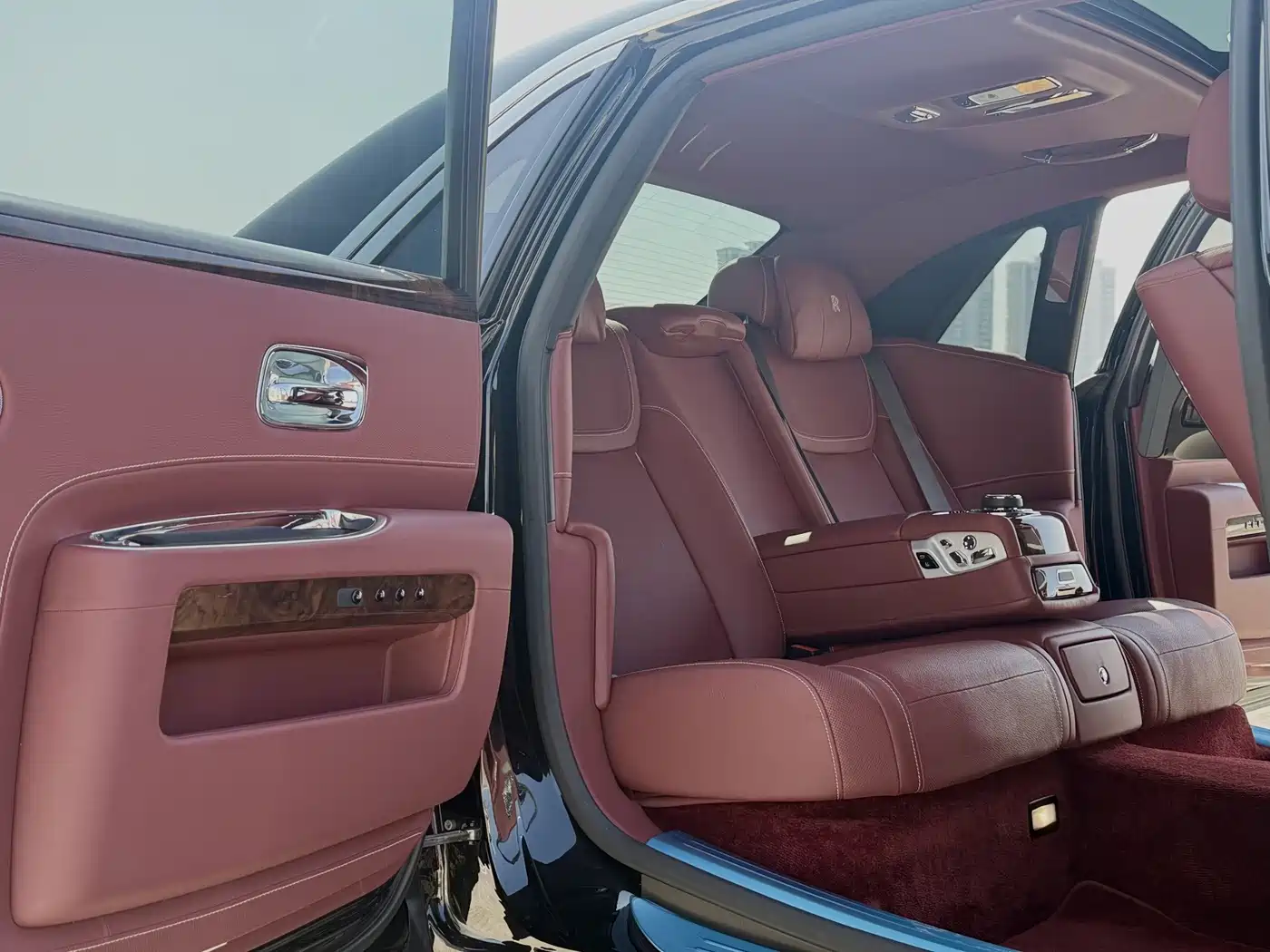 Rolls-Royce Ghost 2018 2018 6.6T Long Wheelbase Edition