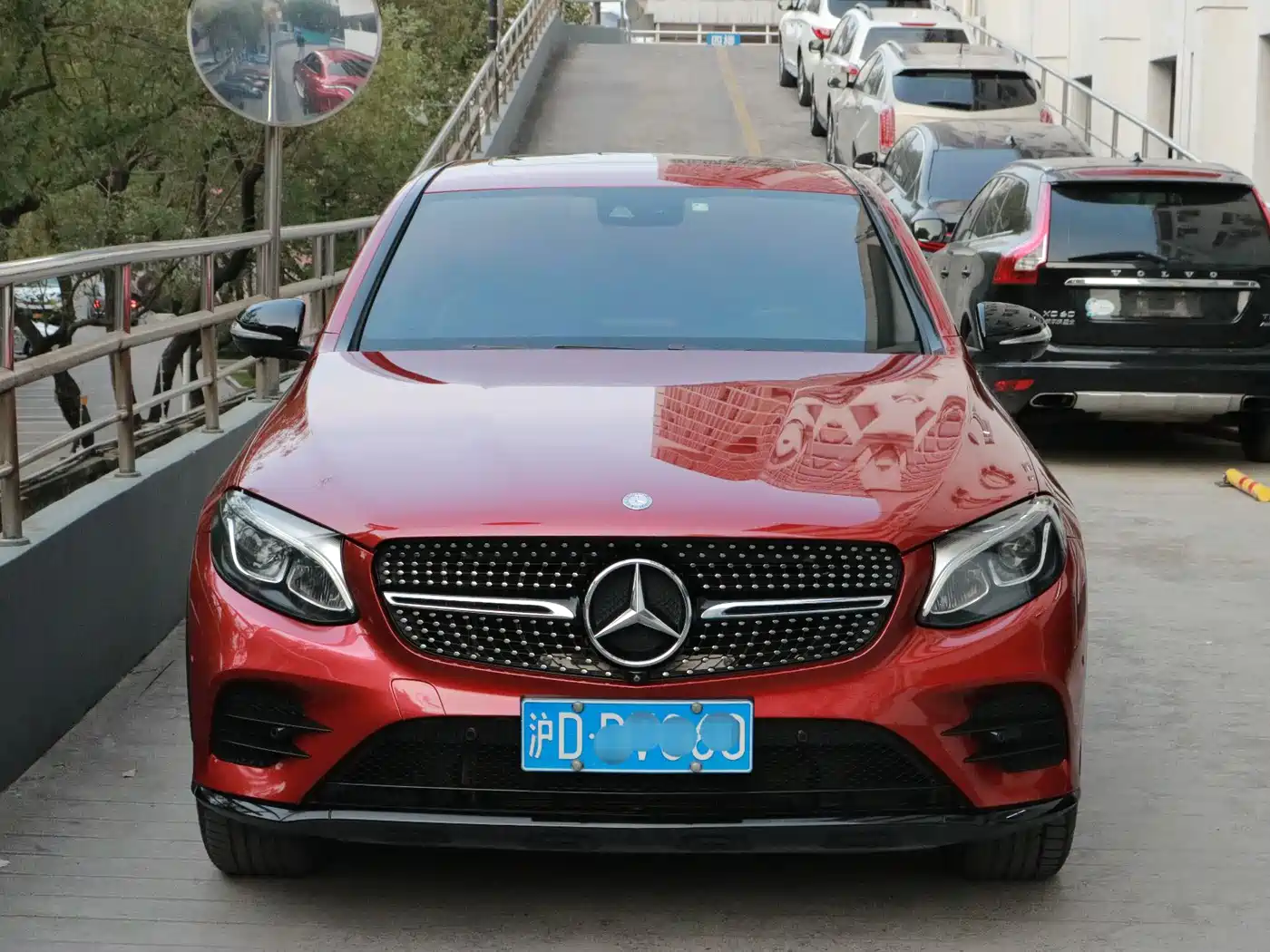 Mercedes-Benz GLC Coupe 2017 GLC 260 4MATIC Coupe SUV фото 4
