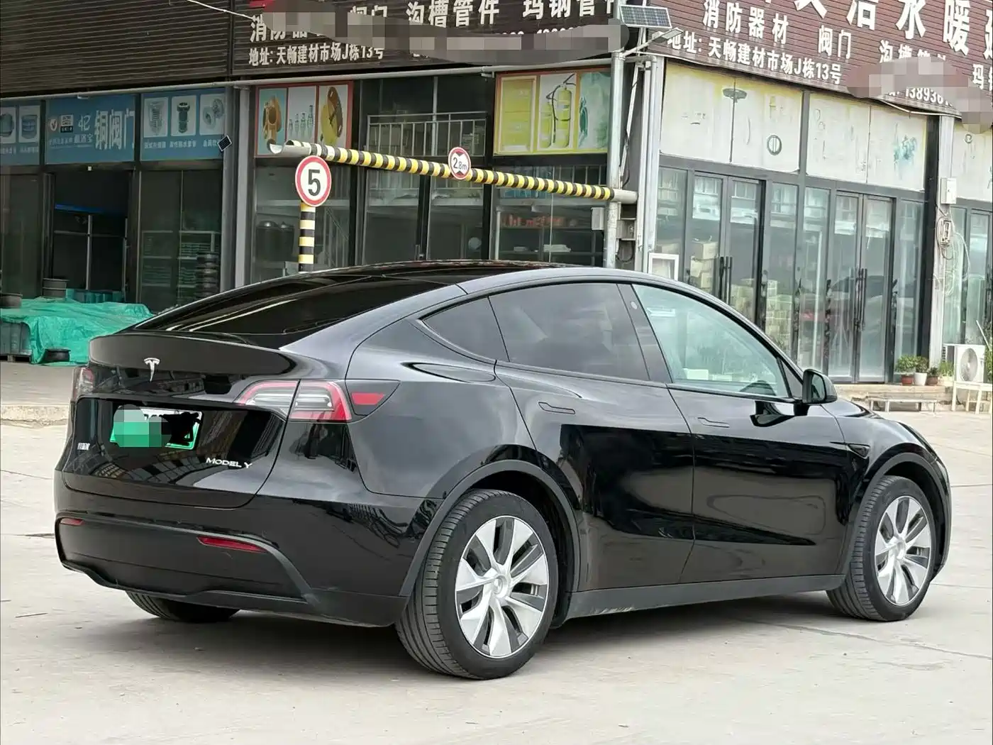 Фото 4 - Tesla Model Y