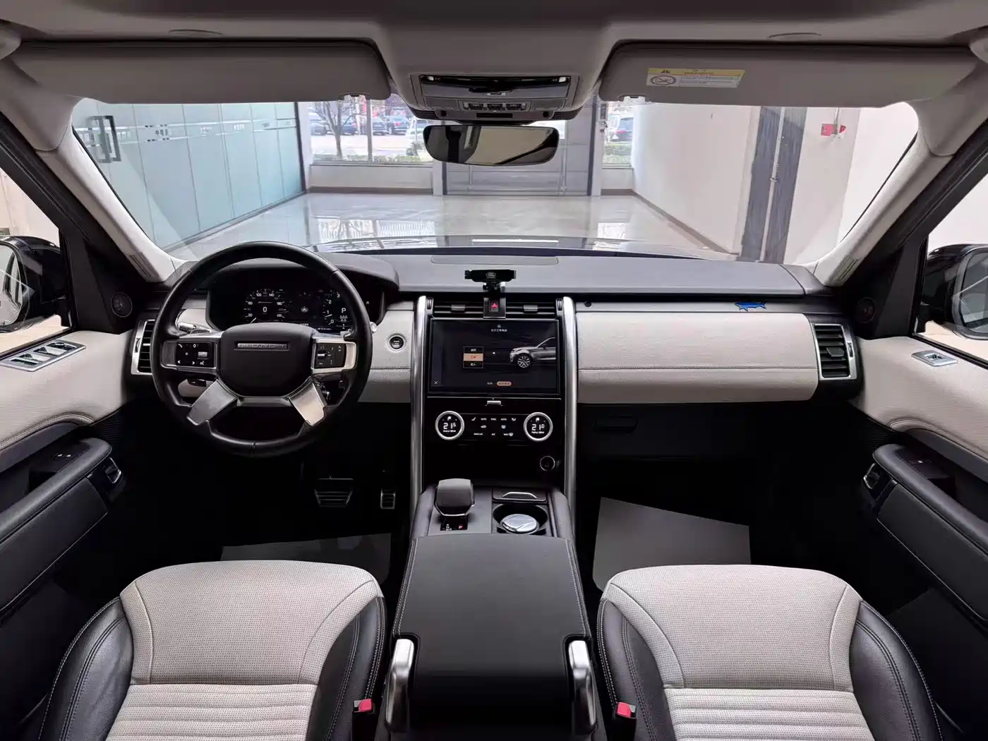 Land Rover Discovery 2021 360PS R-Dynamic S фото 16