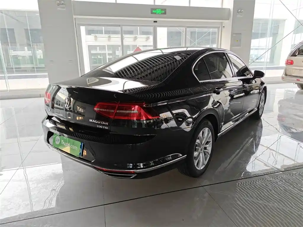 Volkswagen Magotan 2018 330TSI DSG Luxury фото 7