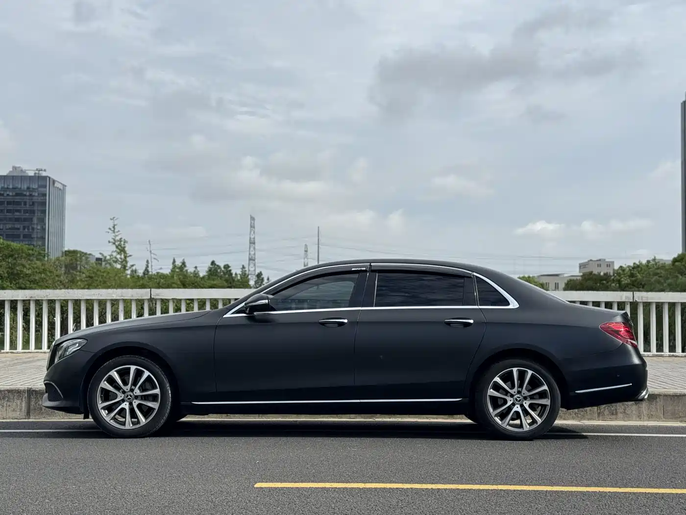 Mercedes-Benz E-Class 2019 E 200 L фото 3