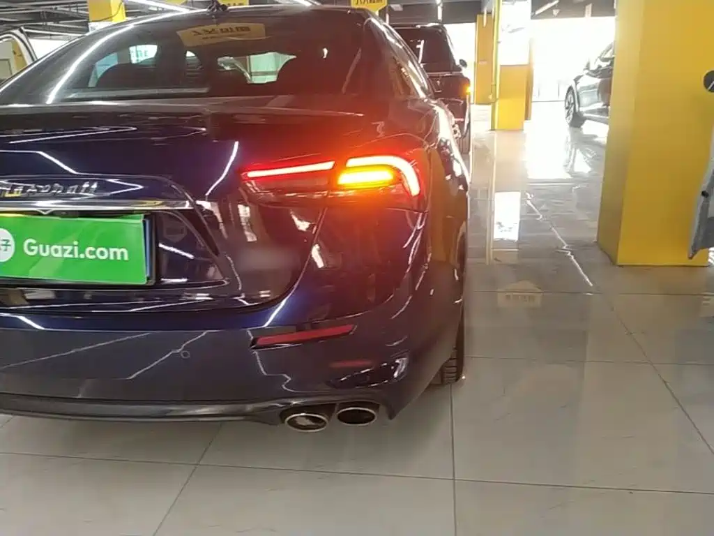 Photo 8 - Maserati Ghibli