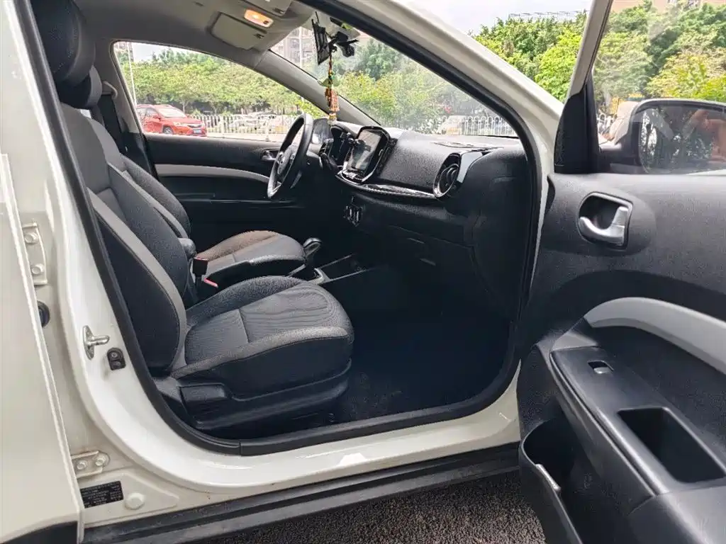 Kia KX1 2021 1.4L CVT Fun Edition фото 10