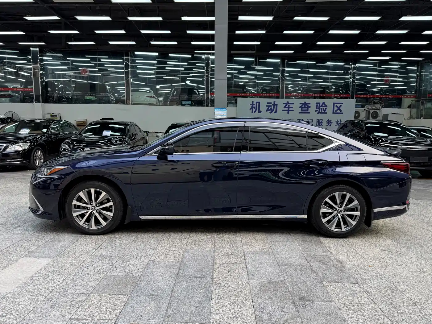 Lexus ES 2020 200 Excellence фото 16