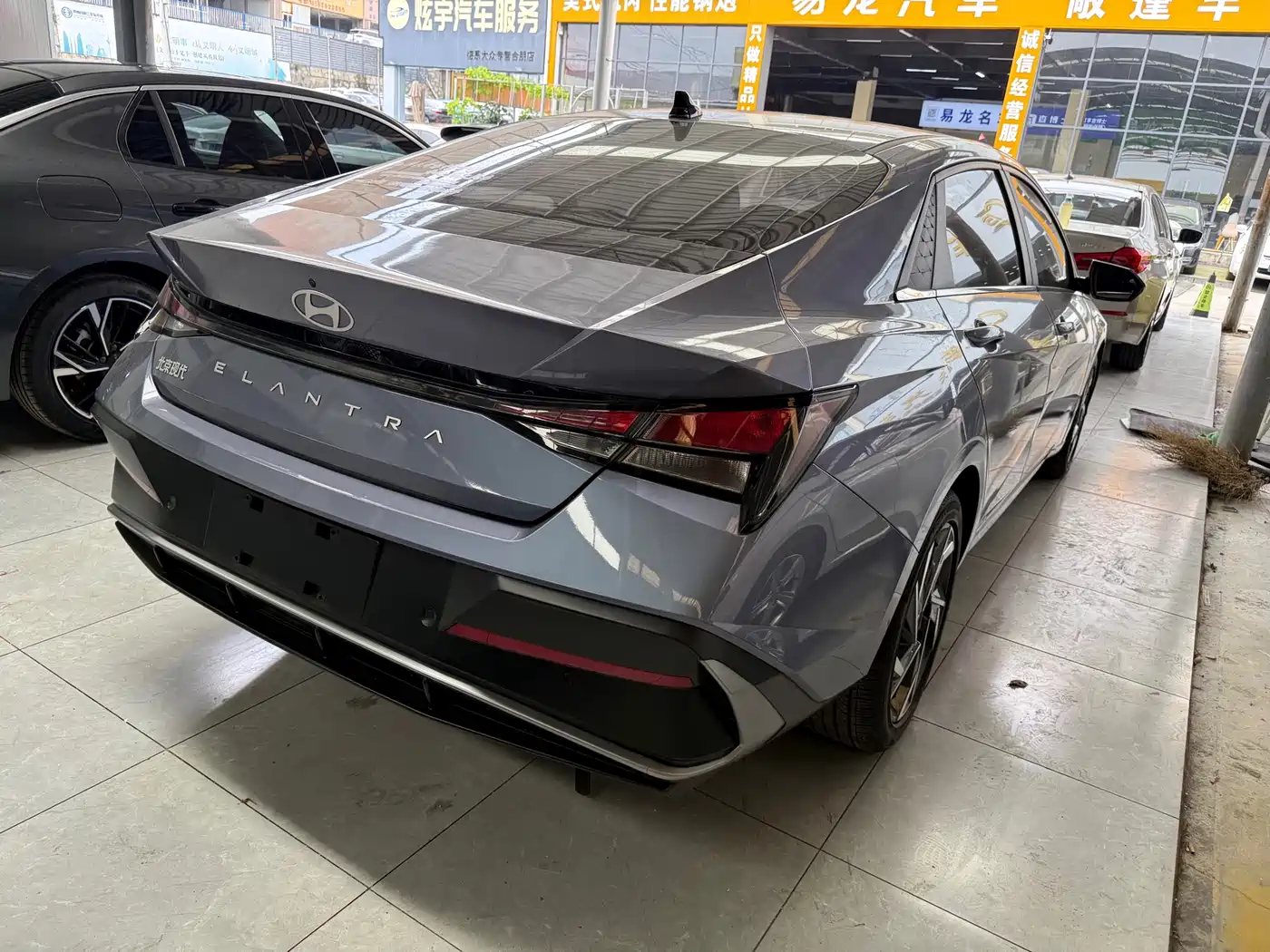 Hyundai Elantra 2023 1.5L CVT GLX Elite Edition фото 5