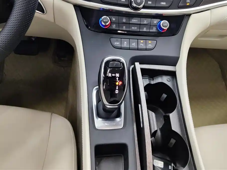 Buick LaCrosse 2022 Avenir First Edition фото 16