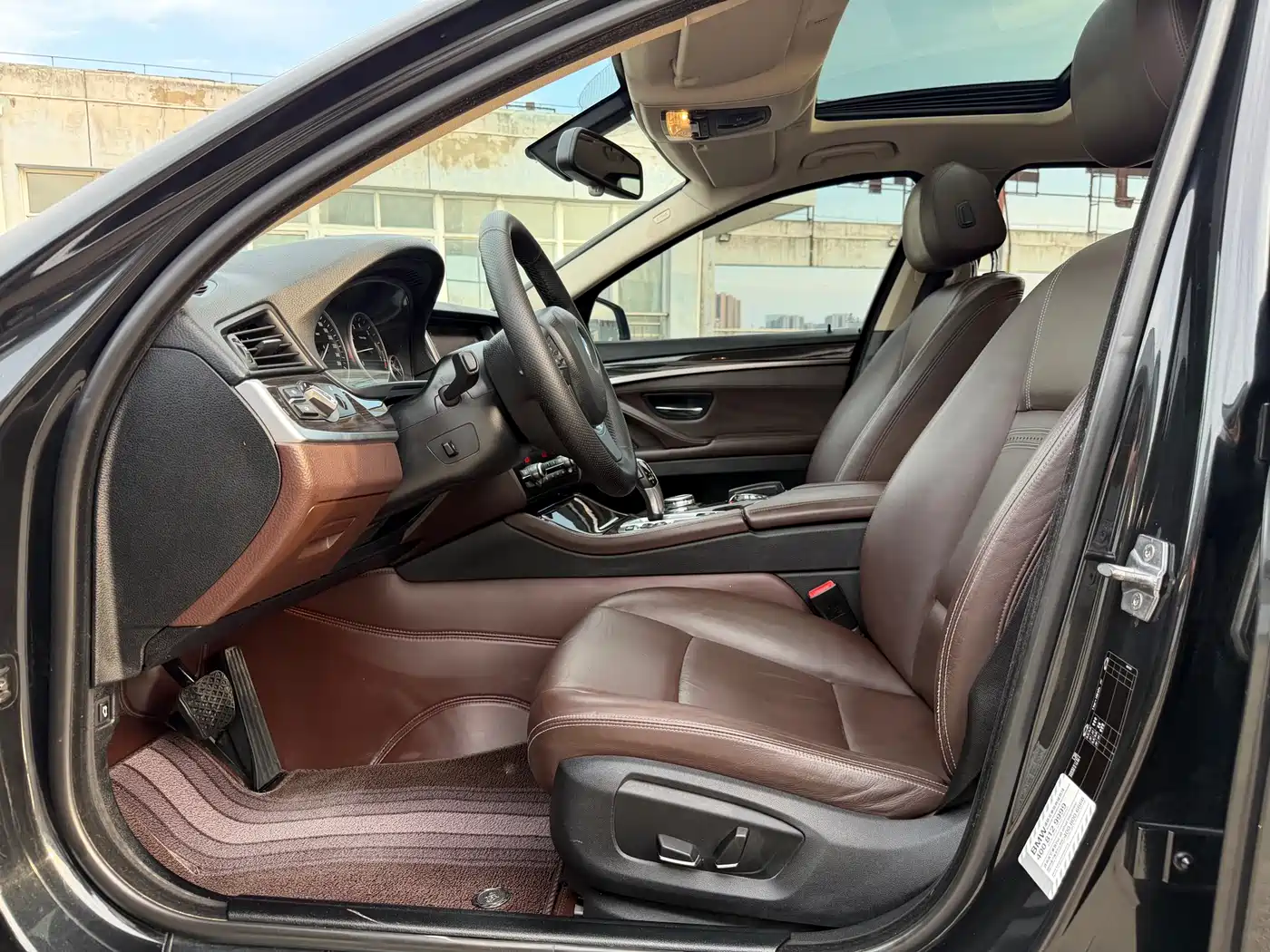 BMW 5 Series 2014 525Li Luxury Design Package фото 4
