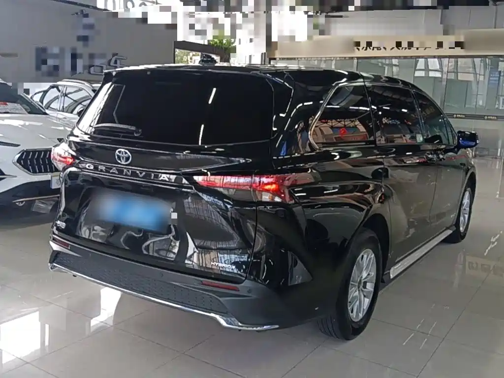 Toyota Granvia 2024 2023 2.5L Hybrid Comfort Edition