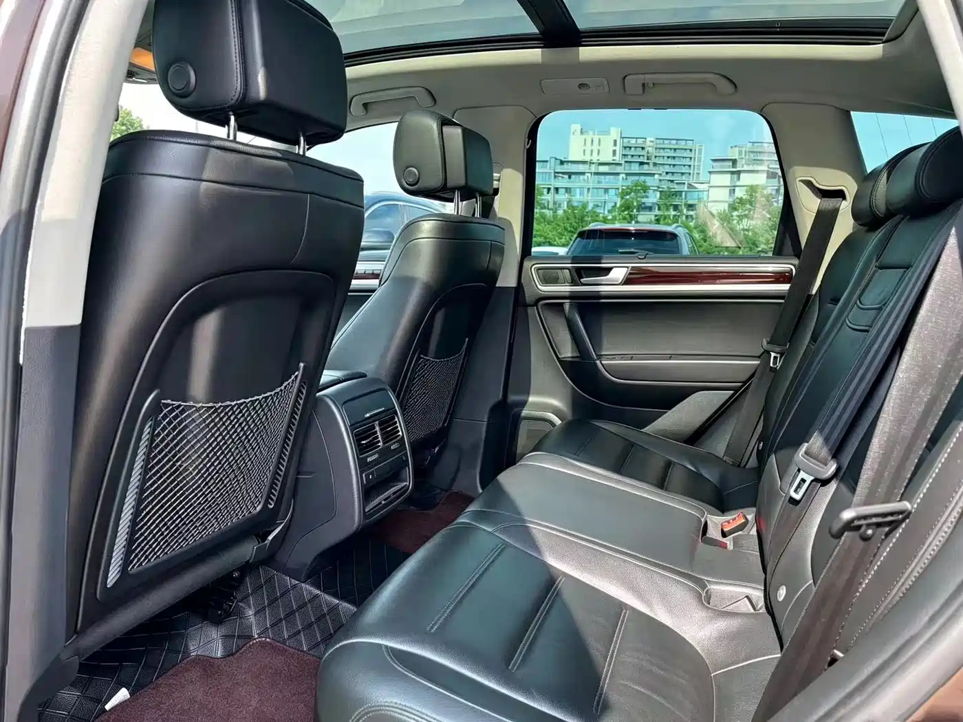 Volkswagen Touareg 2015 3.0TSI Luxury фото 10
