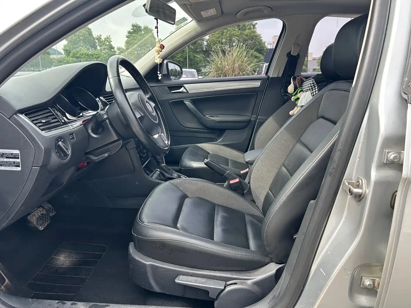 Volkswagen Bora 2014 1.6L Automatic Comfort Edition фото 10