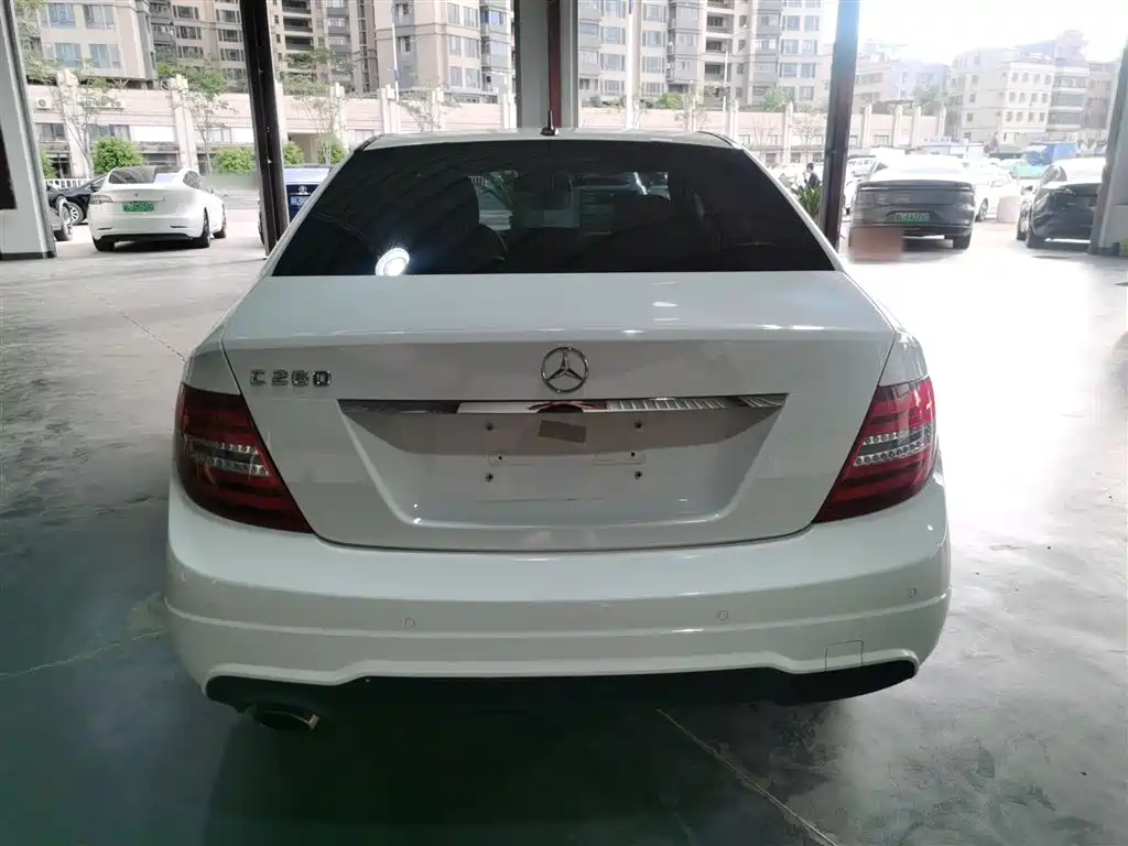 Mercedes-Benz C-Class 2013 C 260 Fashion Grand Edition фото 4
