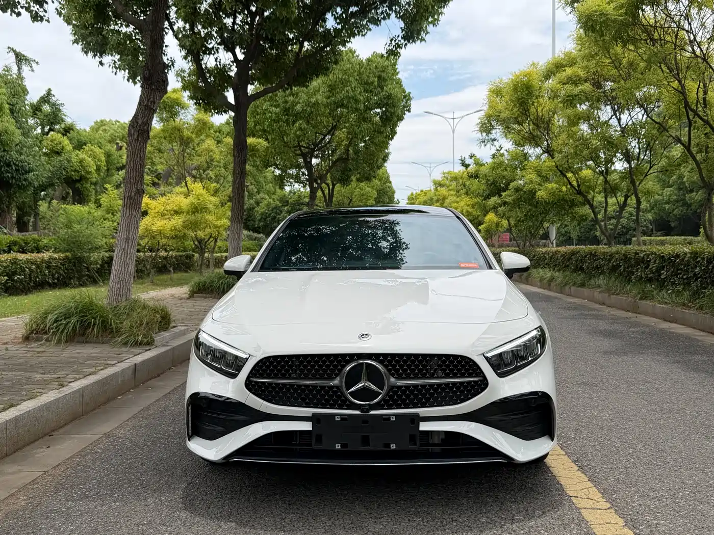 Mercedes-Benz A-Class 2024 A 200 L Fashion Edition фото 2