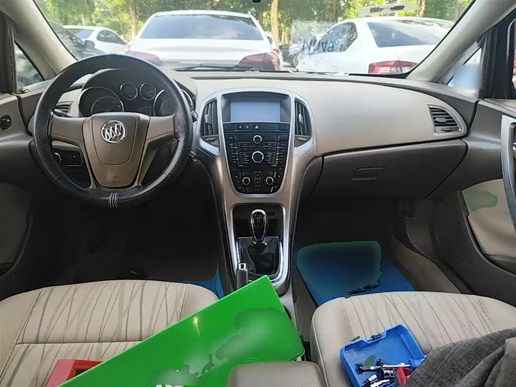 Buick Excelle 2013 Model GT 1.6L Manual Comfort фото 10