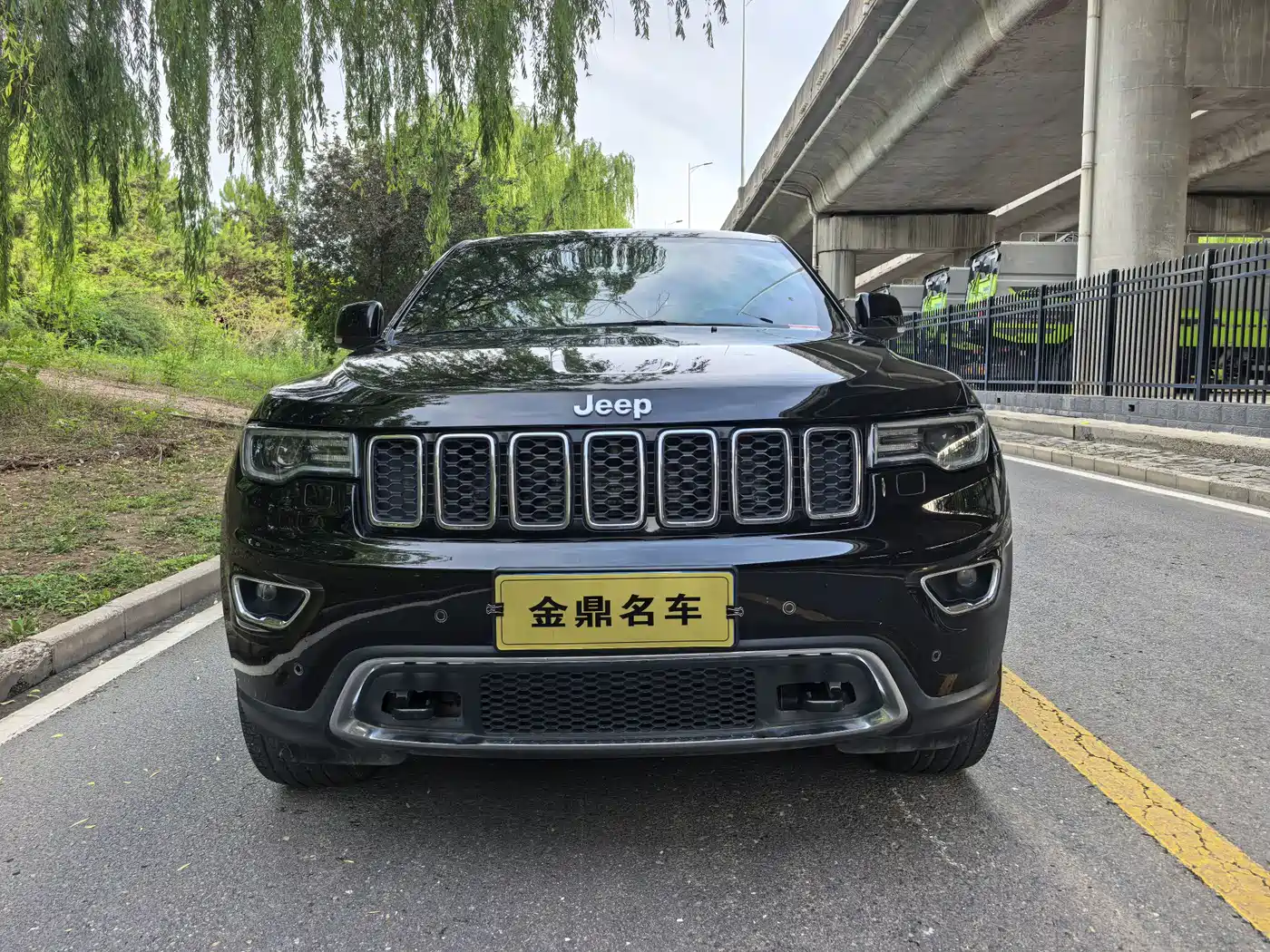 JEEP GRAND CHEROKEE (IMPORTED)