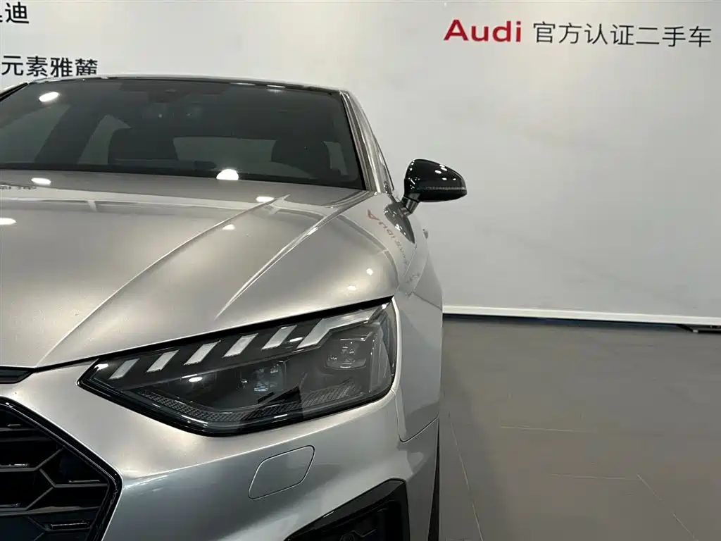 Фото 16 - Audi A4L