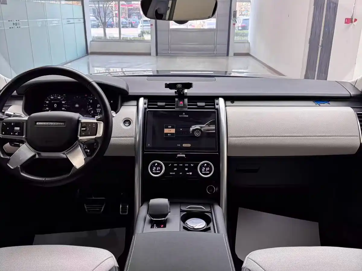 Land Rover Discovery 2021 360PS R-Dynamic S фото 19