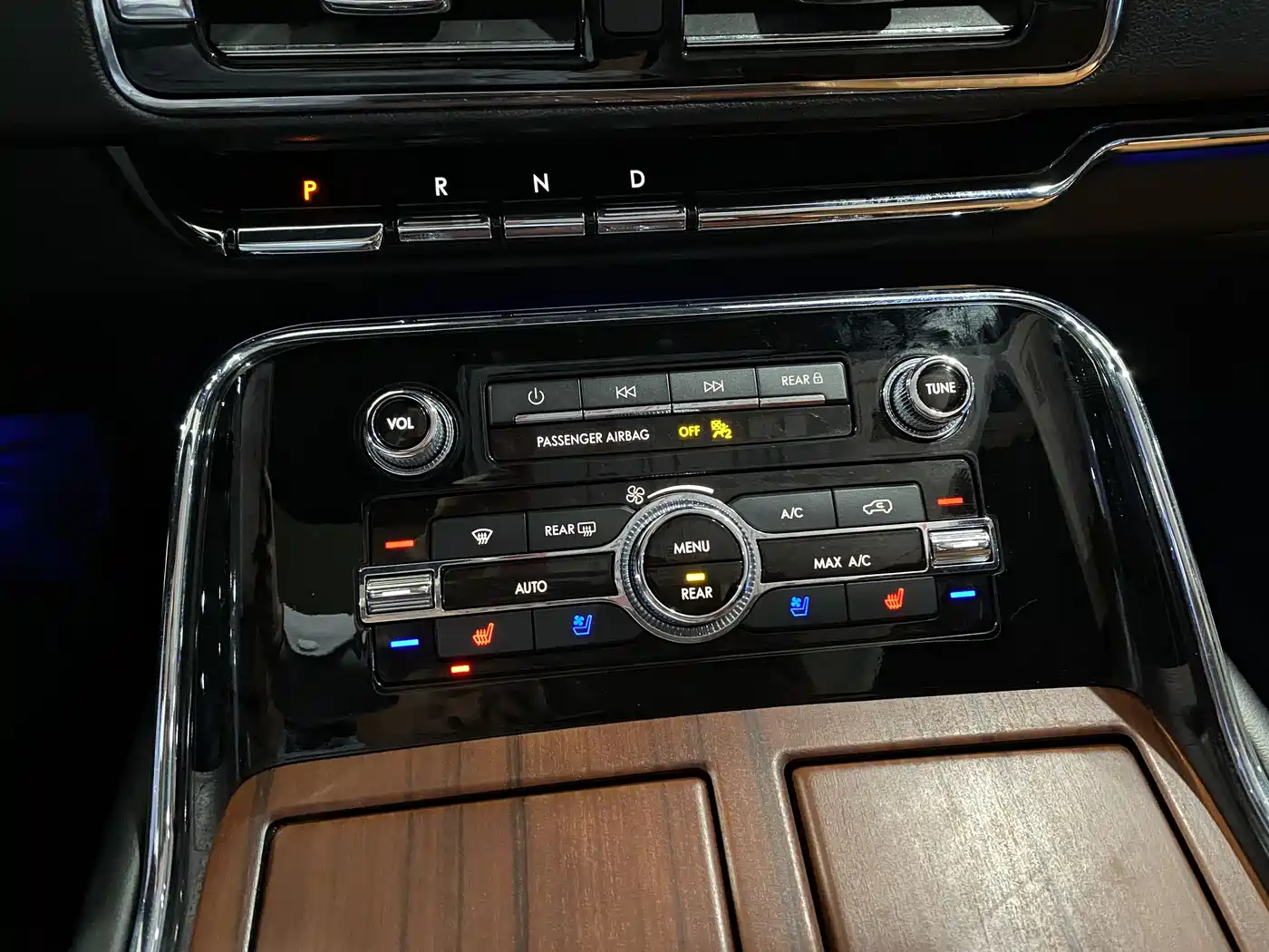 LINCOLN NAVIGATOR