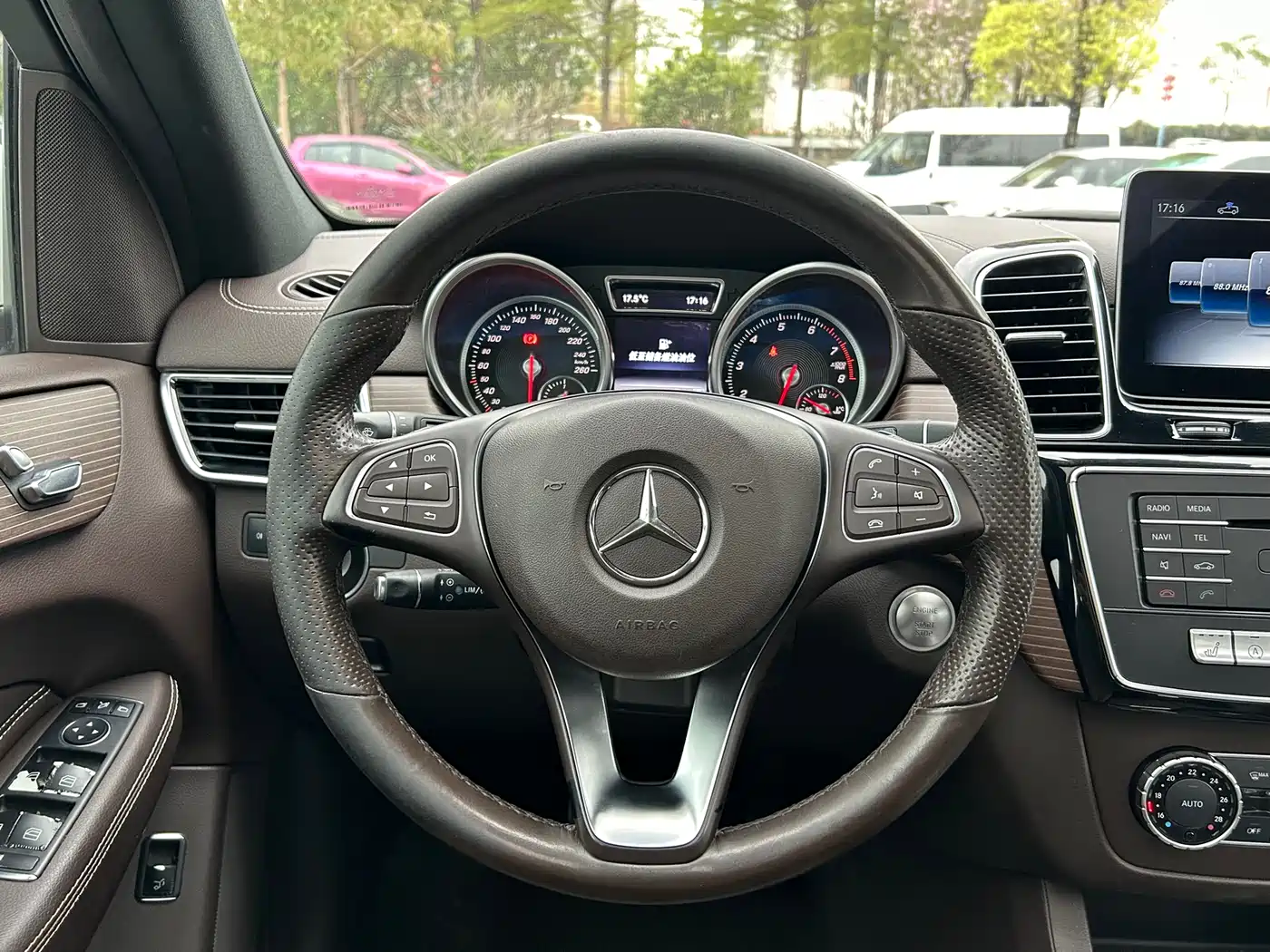 Mercedes-Benz GLE 2019 GLE 320 4MATIC Luxury Collector's Edition фото 18