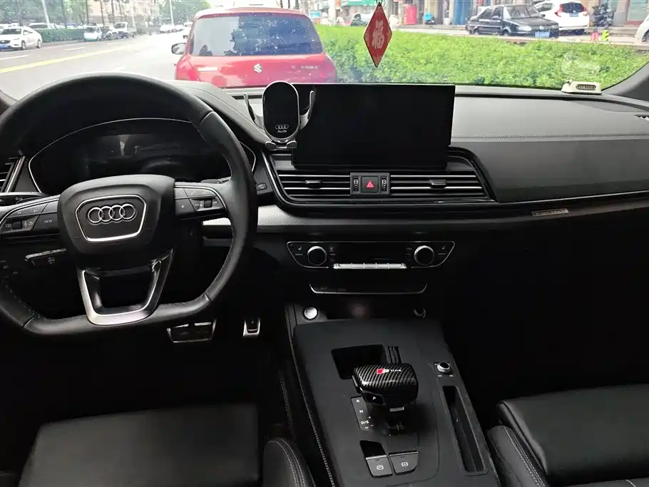 Audi Q5L 2023 40T Luxury Dynamic фото 12