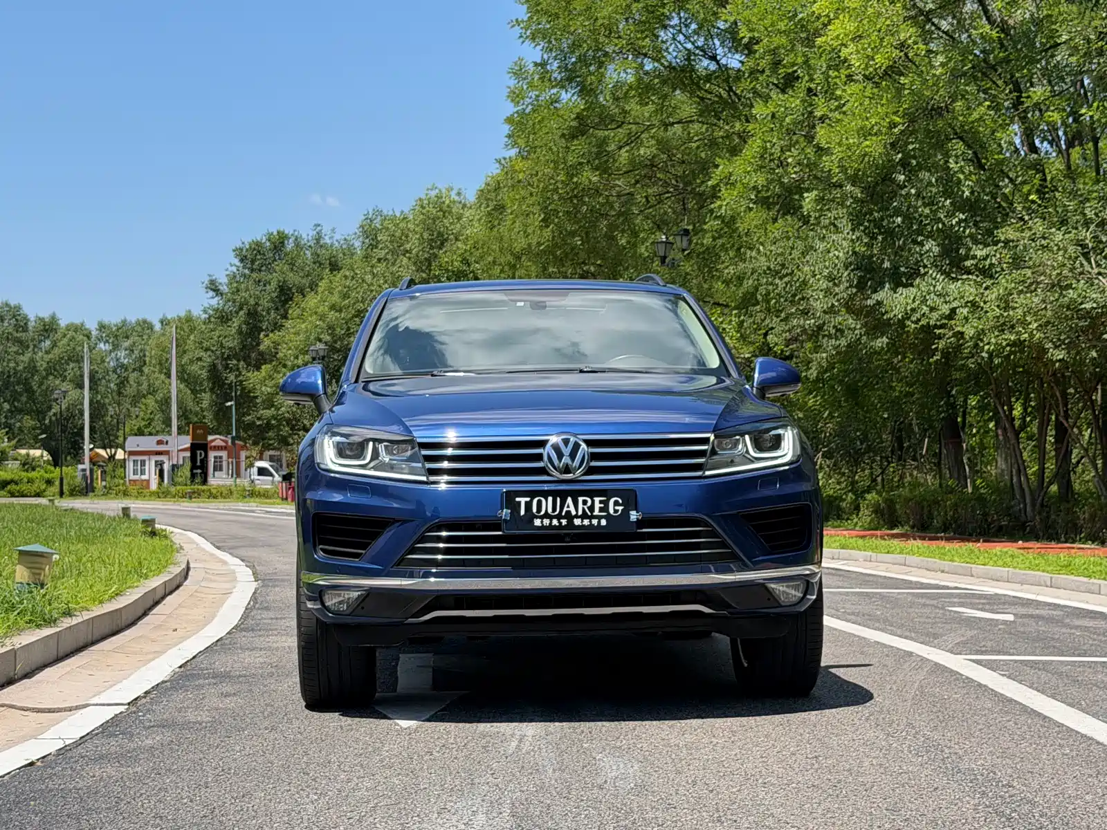 Фото 2 - Volkswagen Touareg