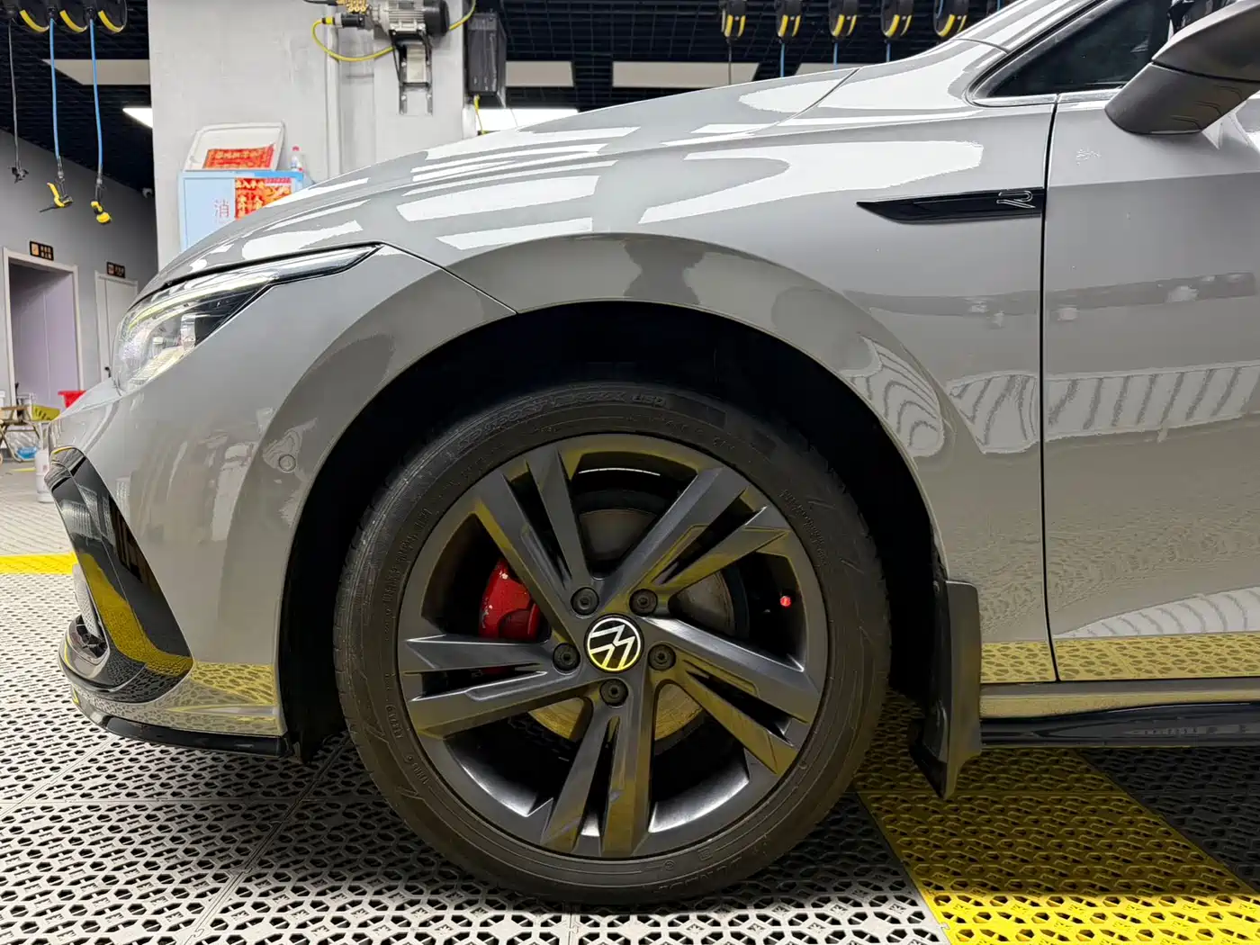VOLKSWAGEN GOLF