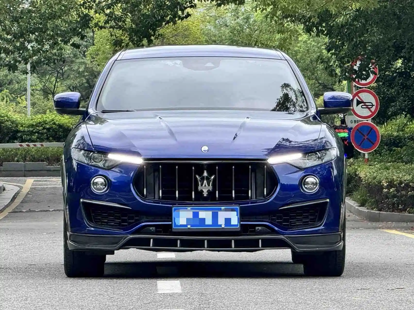 Фото 2 - Maserati Levante