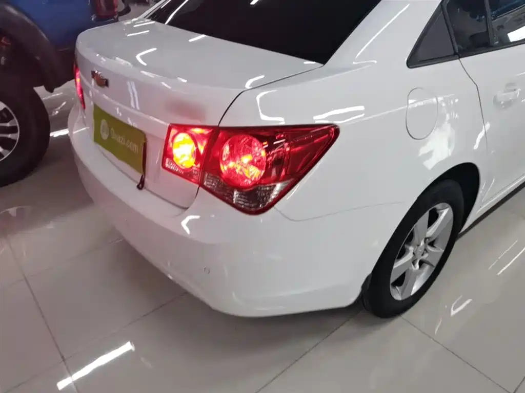 Chevrolet Cruze 2014 1.6L SL Million Commemorative Edition MT фото 8