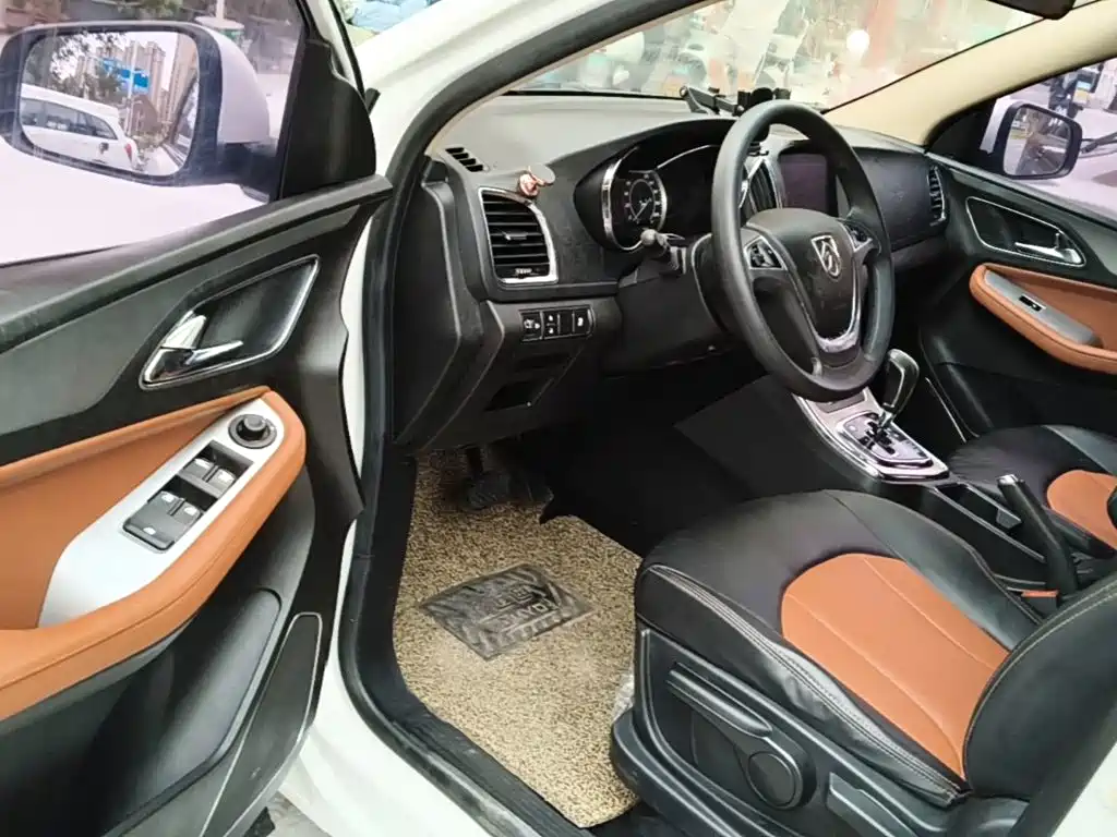 Baojun 560 2017 2016 1.8L iAMT Elite