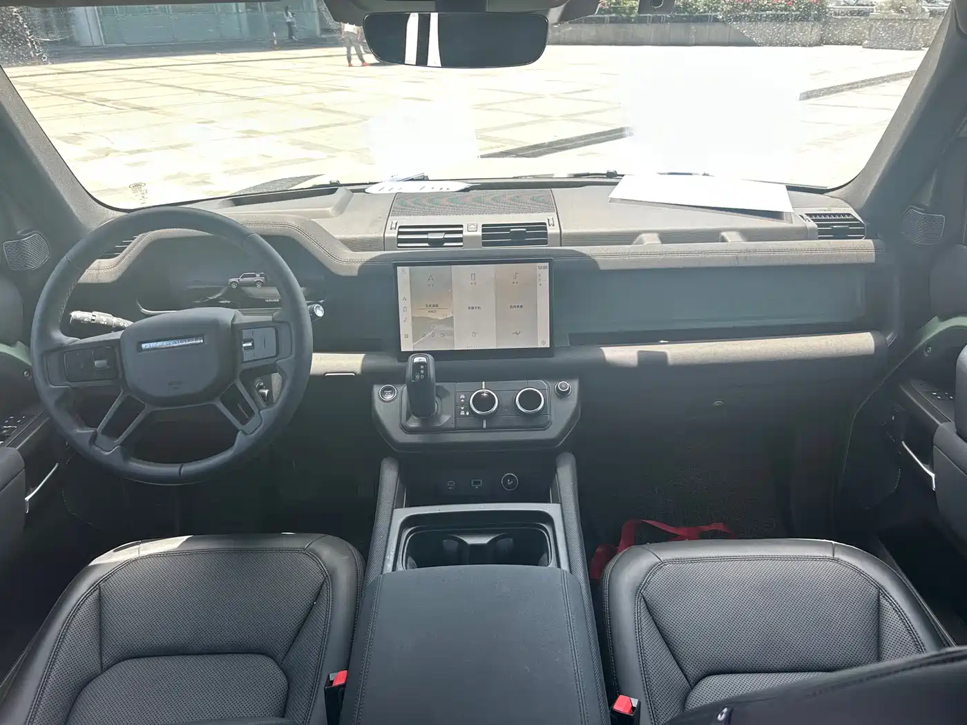 Land Rover Defender 2023 110 3.0T P400 75th Anniversary Legend Edition фото 10