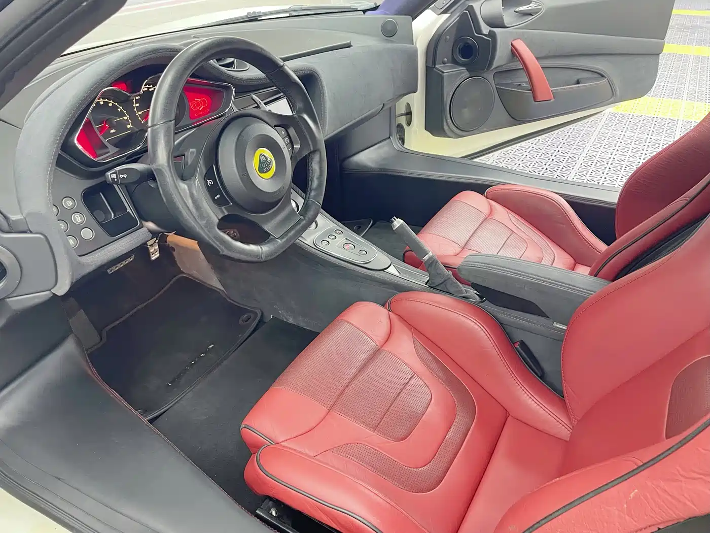 LOTUS SPORTS CAR EVORA