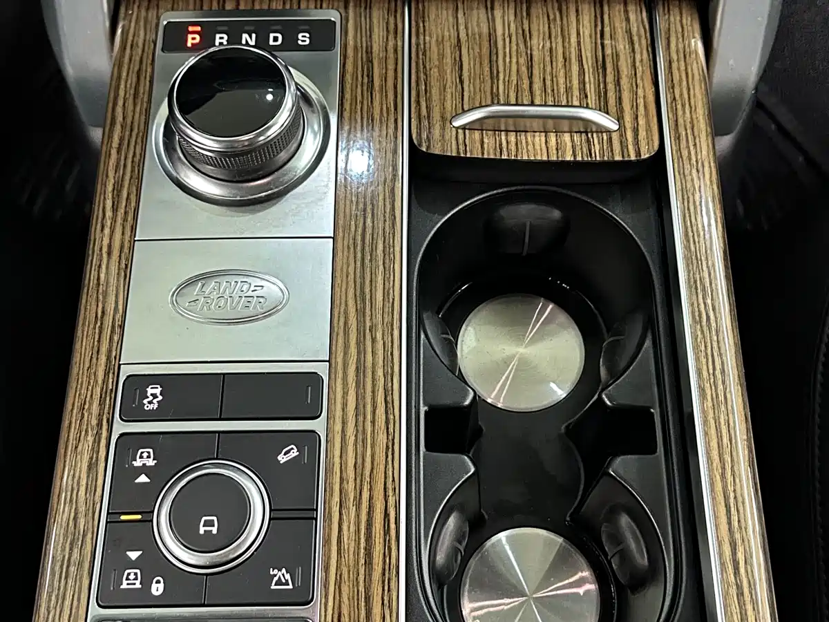 Land Rover Range Rover 2019 3.0 SC V6 Golden Age Edition фото 13