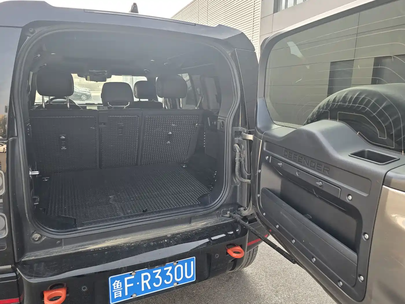 Land Rover Defender 2025 110 3.0T P400 X фото 15
