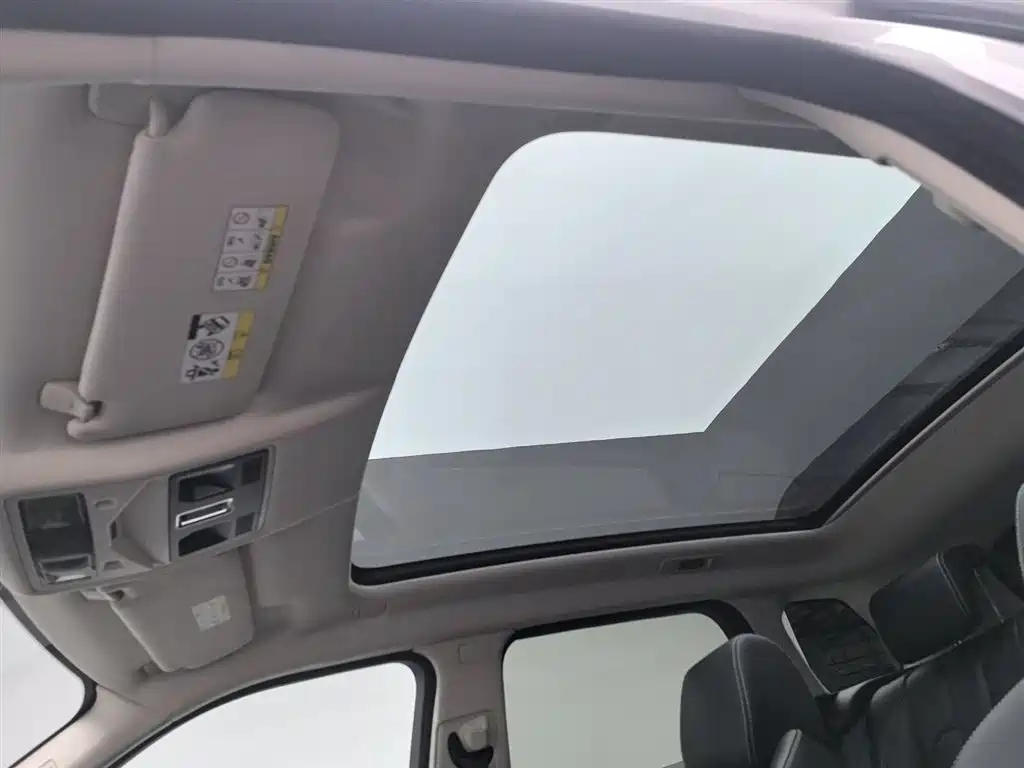 Land Rover Range Rover Evoque (Import) 2012 2.0T 5-door Premium Edition фото 14