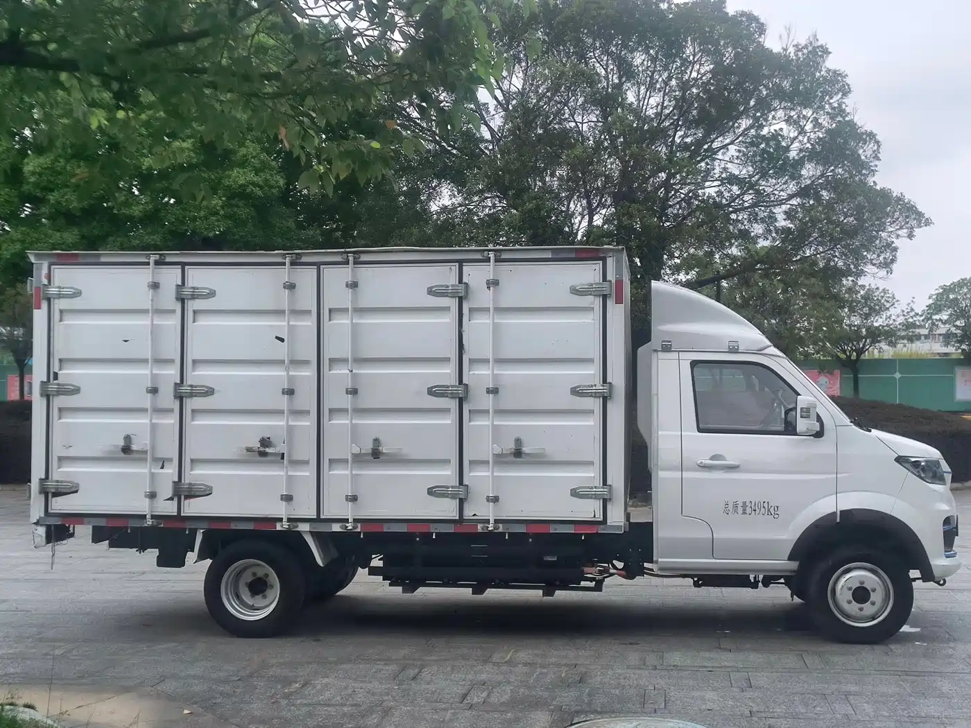 SRM Xinyuan Xinyuan T5L EV 2025 2025 AVIC 56.7KWh Standard 3.8m Cargo Grid