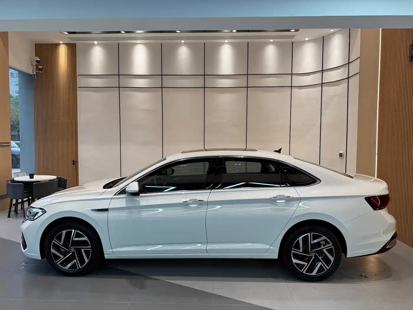 Volkswagen Sagitar 2024 300TSI DSG Surpass Edition фото 4