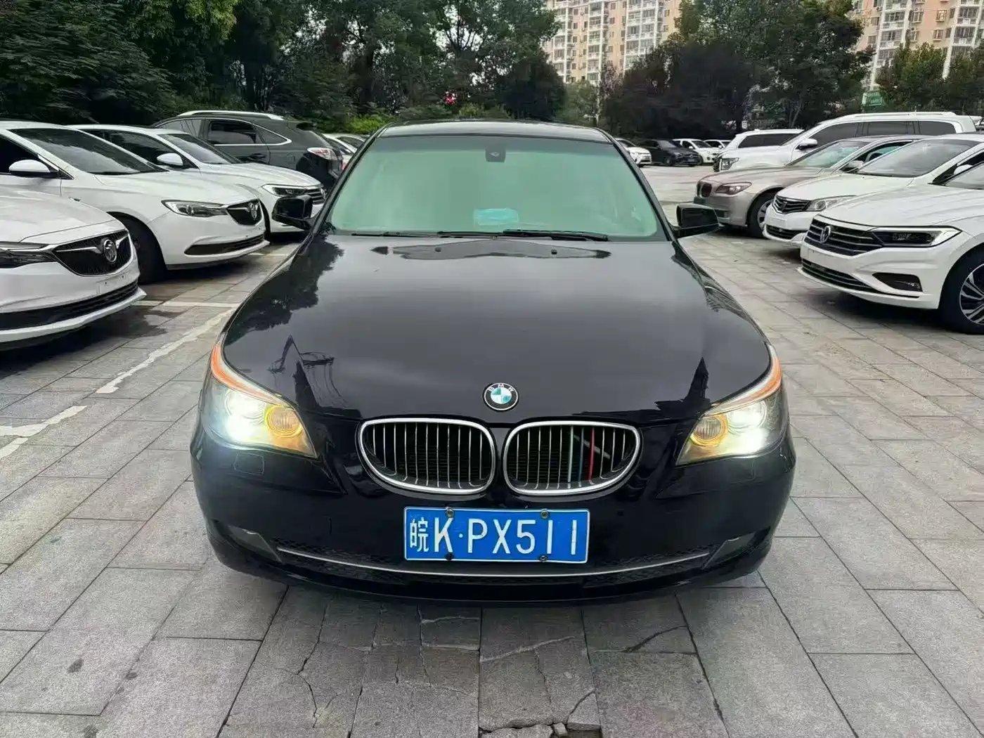 Photo 4 - BMW 5 Series